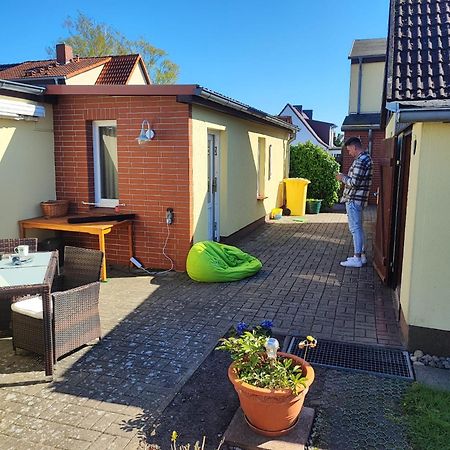 Ostsee Ferienhaus Mit Whirlpool 沃尔加斯特 外观 照片